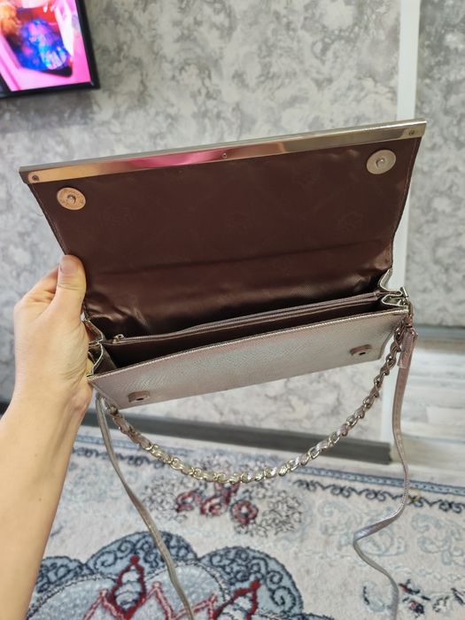 Продам 2 сумочки маленькие