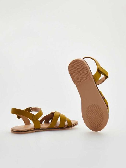 Нови Reserved сандали от естествена кожа, номер 38