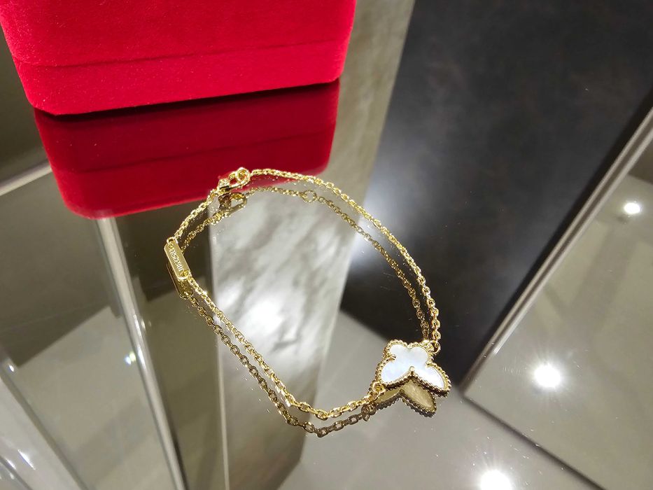 Van Cleef & Arpels VCA Gold Sweet Alhambra Butterfly Дамска Гривна