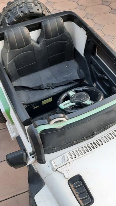 Продам детскую машину