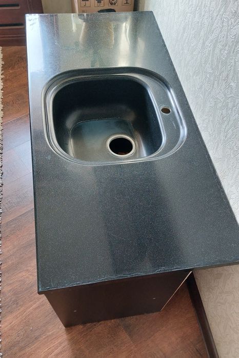 Умывальник из керамагранита с тумбой