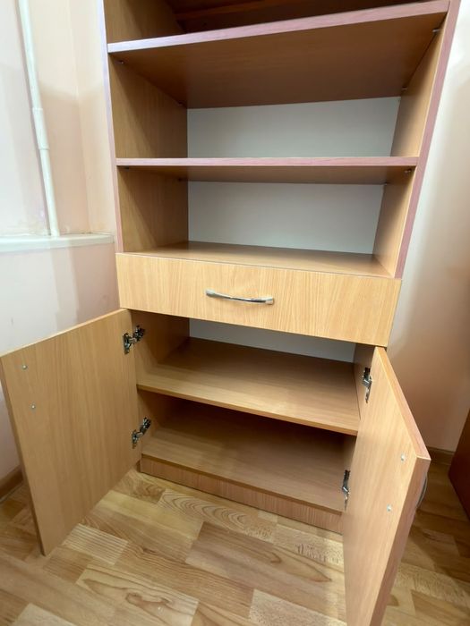 Продается шкаф с полками