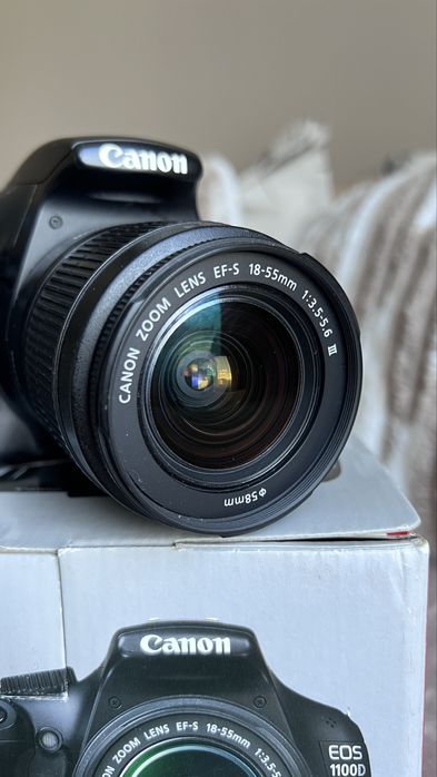 Canon EOS 1100D + обектив 18-55
