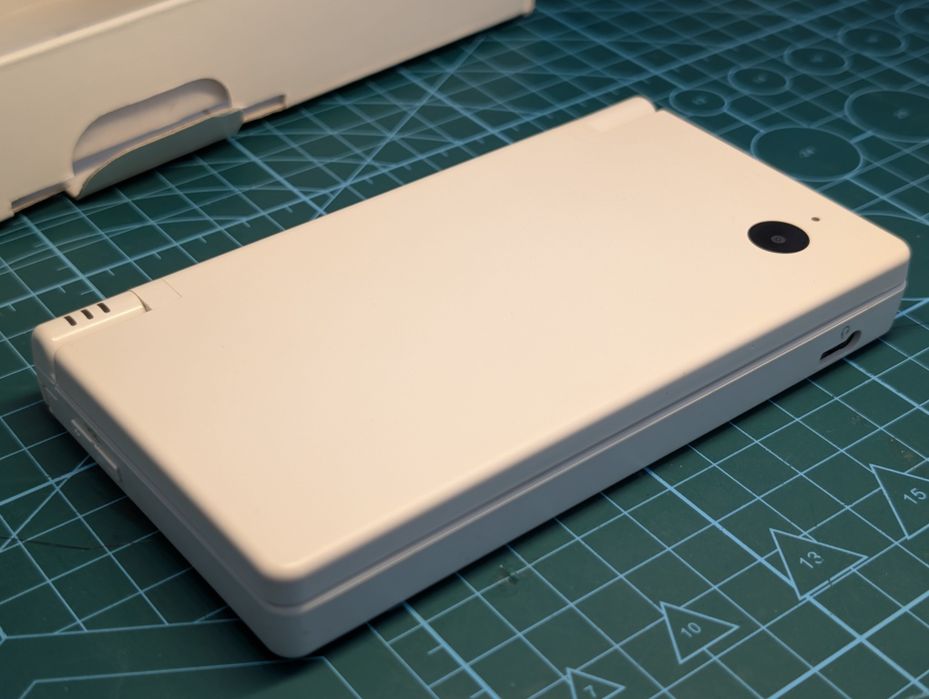 Nintendo dsi белая