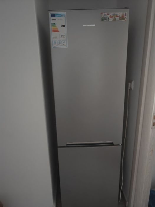 Închiriez apartament