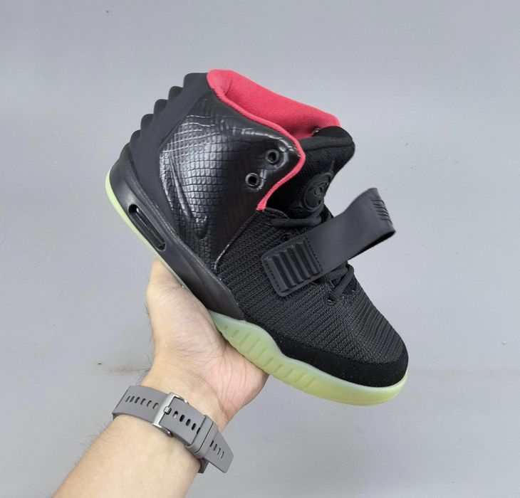 NIKE Air Yeezy 2