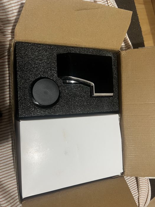 Vând difuzor parfum auto inteligent cu control din aplicație