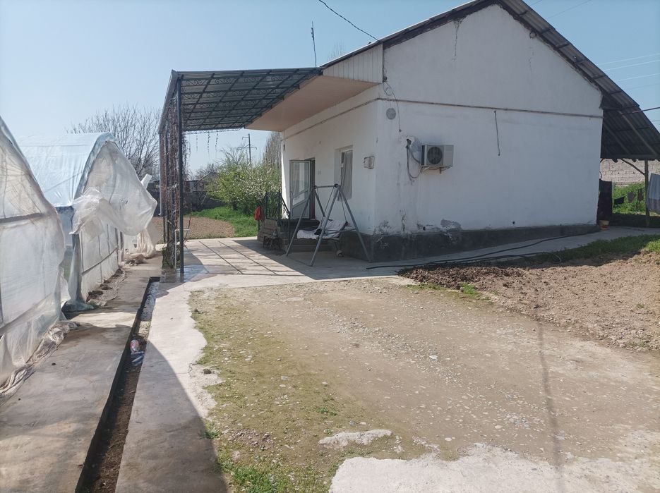 Ўй сотилади 3 та хонаси бор