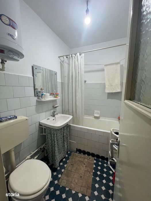 vand apartament cu 2 camere M19 pret 60.000 euro neg