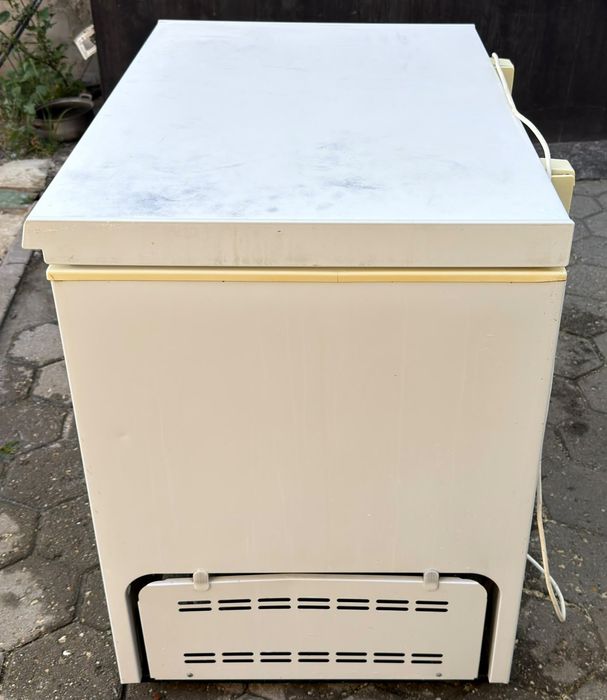 Продам морозильную камеру