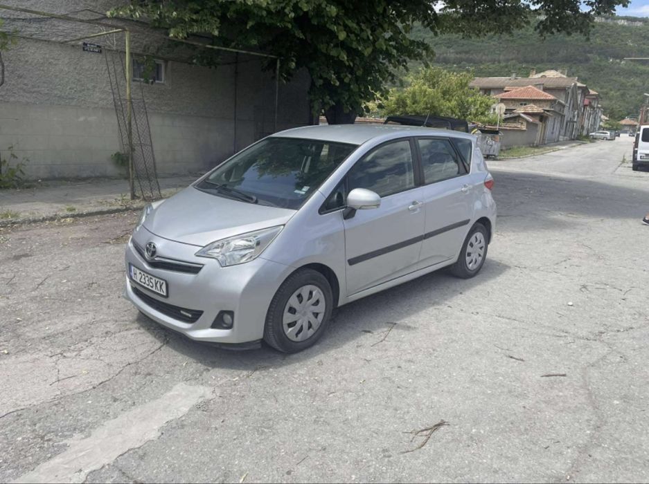 Toyota Verso S отличен, автомат