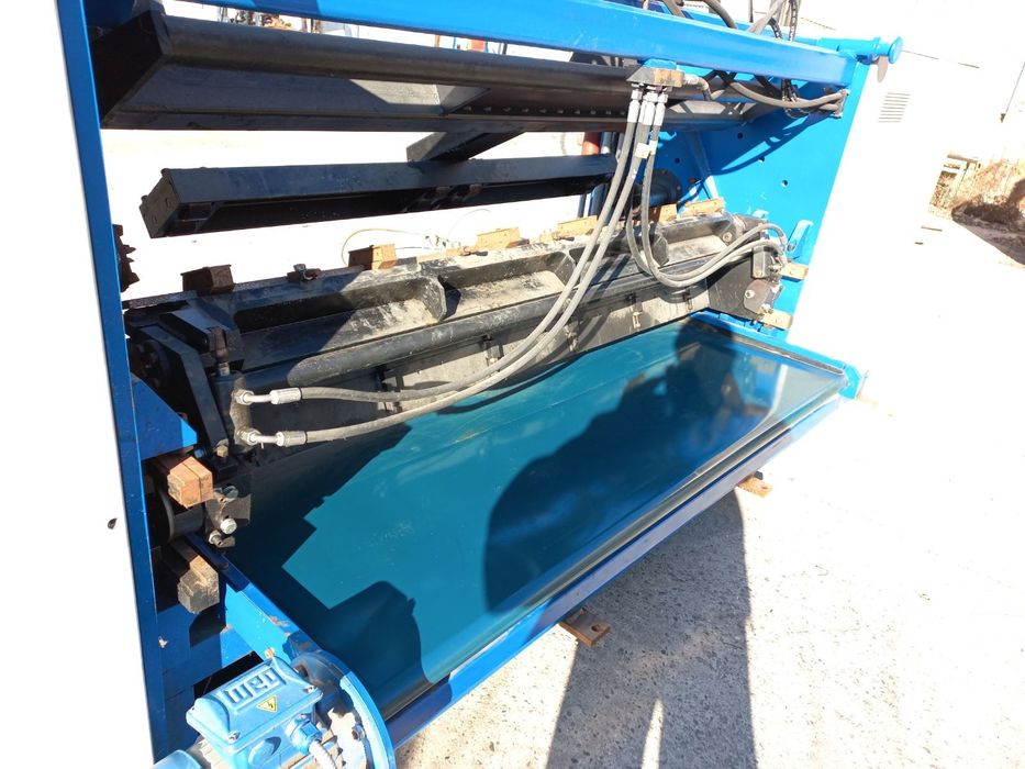 Нова машина за развиване на фурнир Украинска