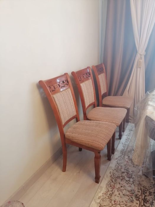 Продам стол со стульчиками