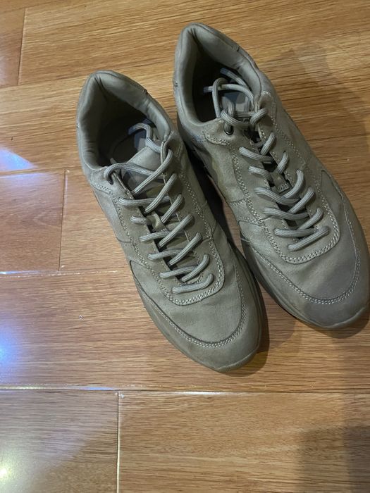 Кроссовки женские