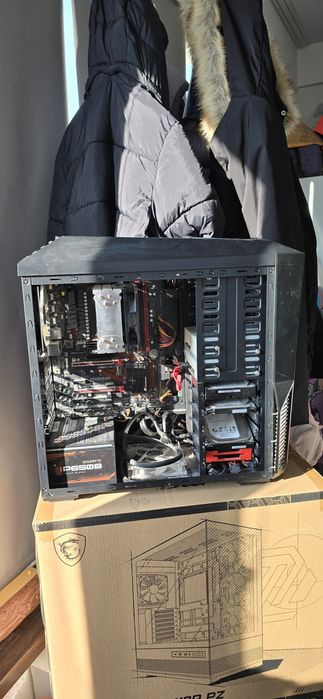 PC incomplet, Zalman z11+, AMD FX-8320, sursa gigabyte p650b, cooler