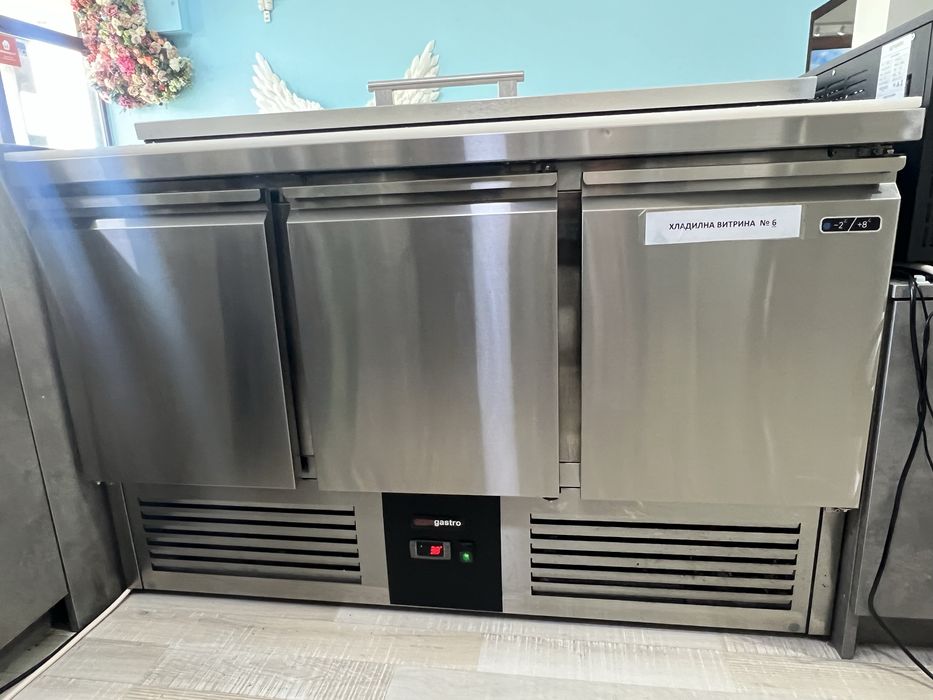 Професионална хладилна маса саладета