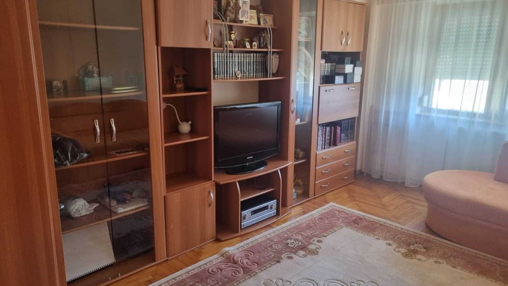 Inchiriere apartament cu 3 camere,2 bai, balcon si parcare, zona Dacia