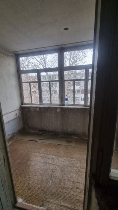 Сотилади квартира 2 хона 4 этаж.Адрес Абу Бакр Рози, Согдиана.42500 дл