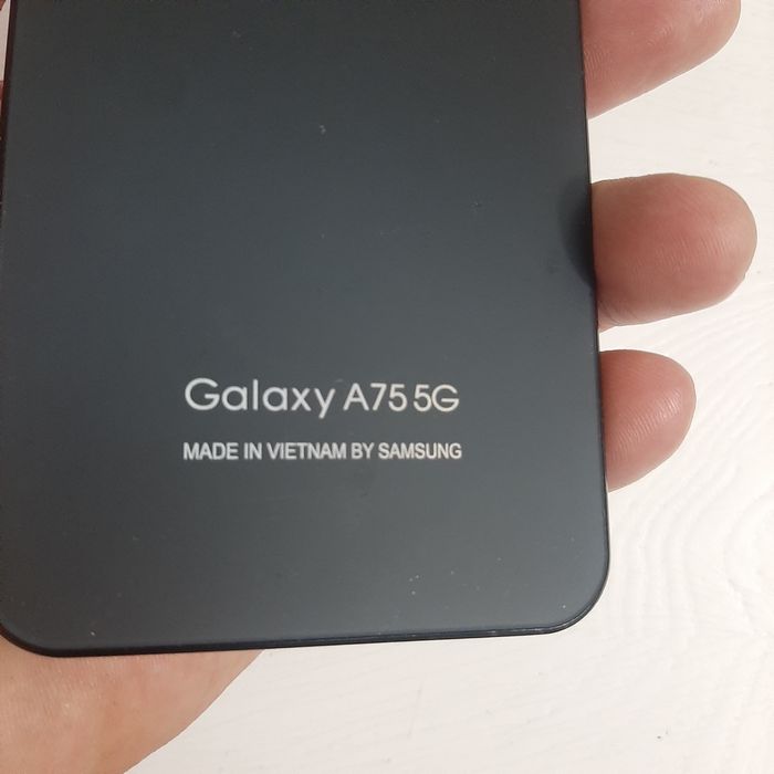 Смартфон Samsung А-75-5G память 256Гб