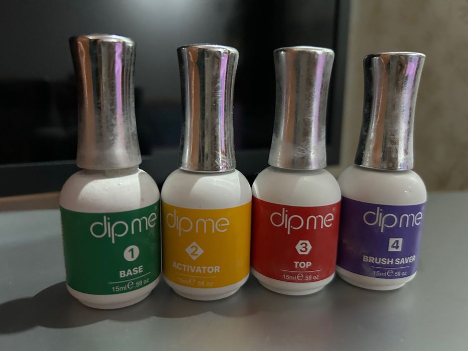 Pudră și produse manichiură cu pudră