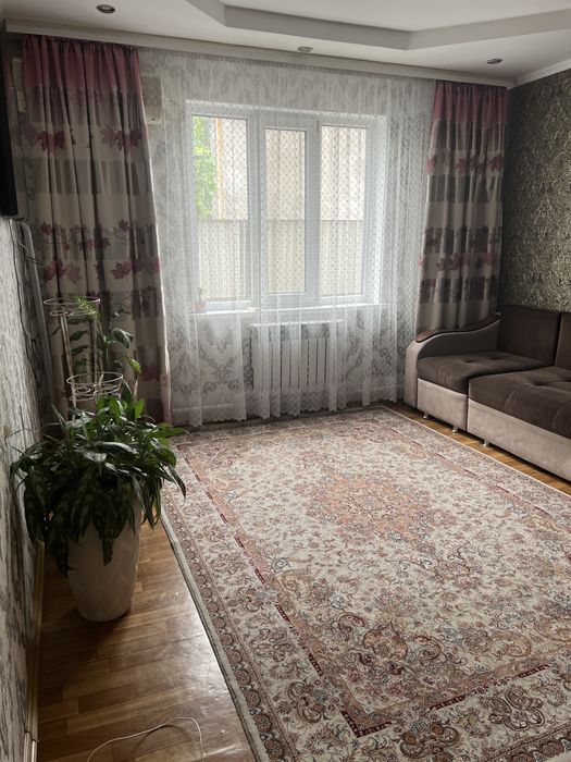 Продаются  отдельный дом .