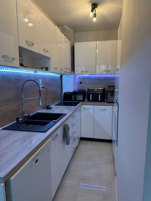 Дава се под наем Тристаен апартамент в София, Белите брези - 93 кв.м за 648.21 € - Снимка #1