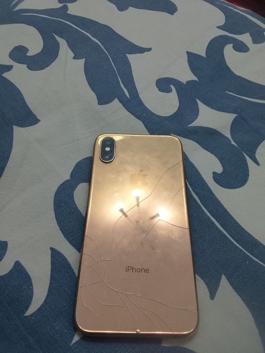 продаю айфон хс срочно