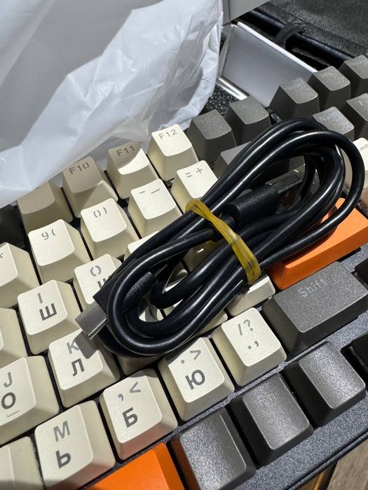 Клавиатура и мышка новый оригинальный