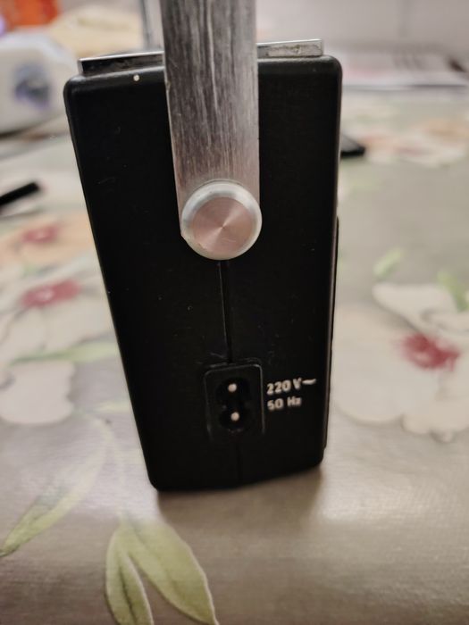 Vând   radio  portabil
