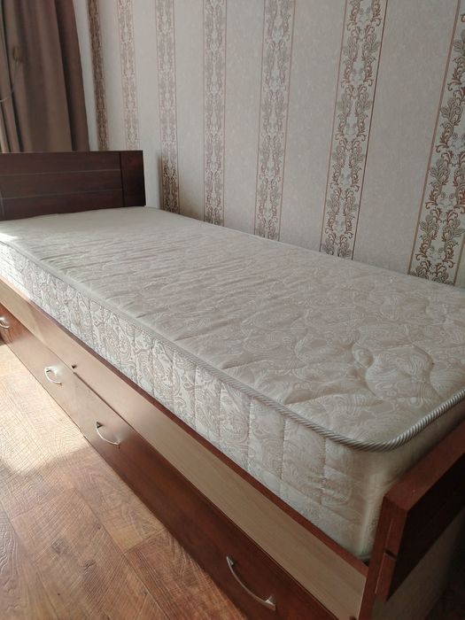 Отдам бесплатно кровать .