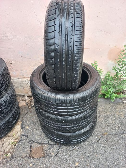 Продам 2 комплекта резины