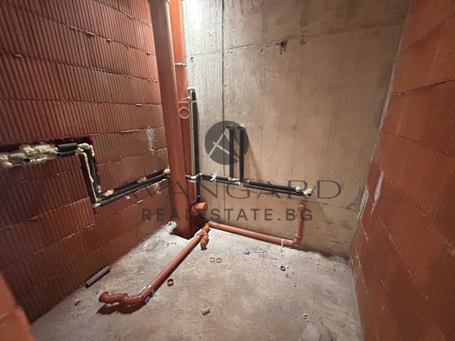 Продава се Тристаен апартамент в Пловдив, Остромила - 119 кв.м за 924 €/кв.м - Снимка #3