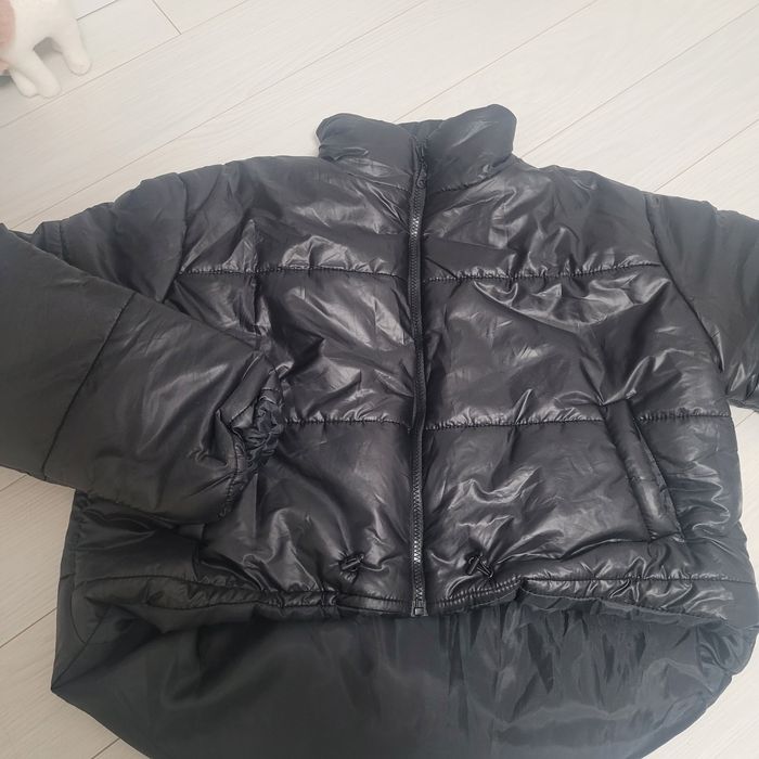 Geaca neagra scurta