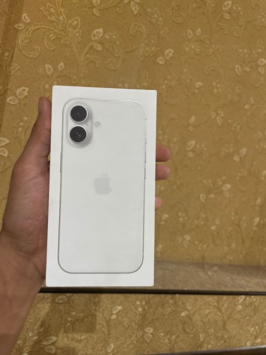 Iphone 16 128/White