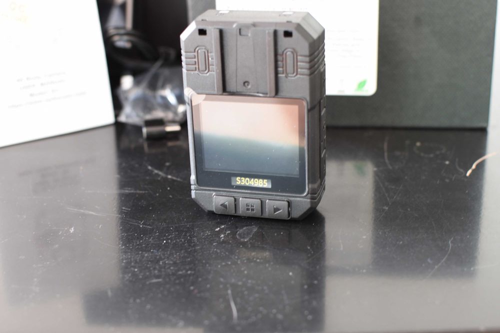 Vand Cameră corp cu afișaj S3 NOU