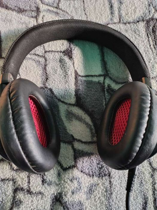 Vând căști  de la "JBL,,