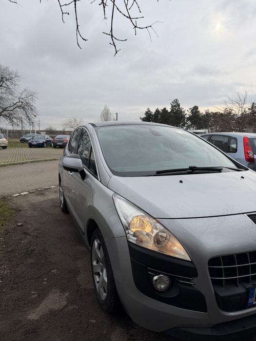Vand masina personala Peugeot 3008 an 2012 motor 1.6 hdi (9hr 112cai)
