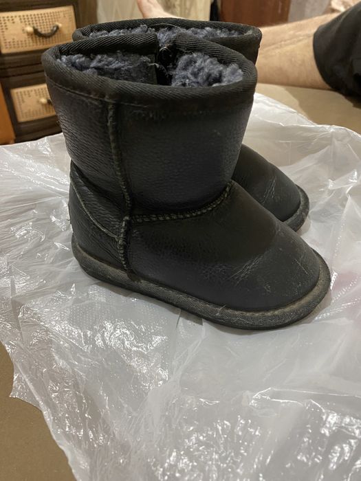 Продам обувь детскую