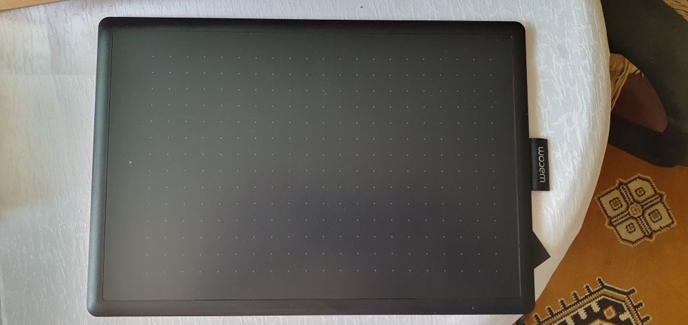 "Tabletă grafică Wacom One - Nouă, preț avantajos!"