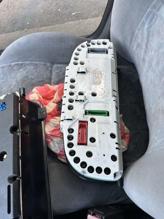 Продавам километраж за рено лагуна