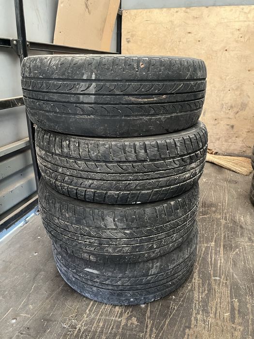 Продам 2 комплекта резины r16