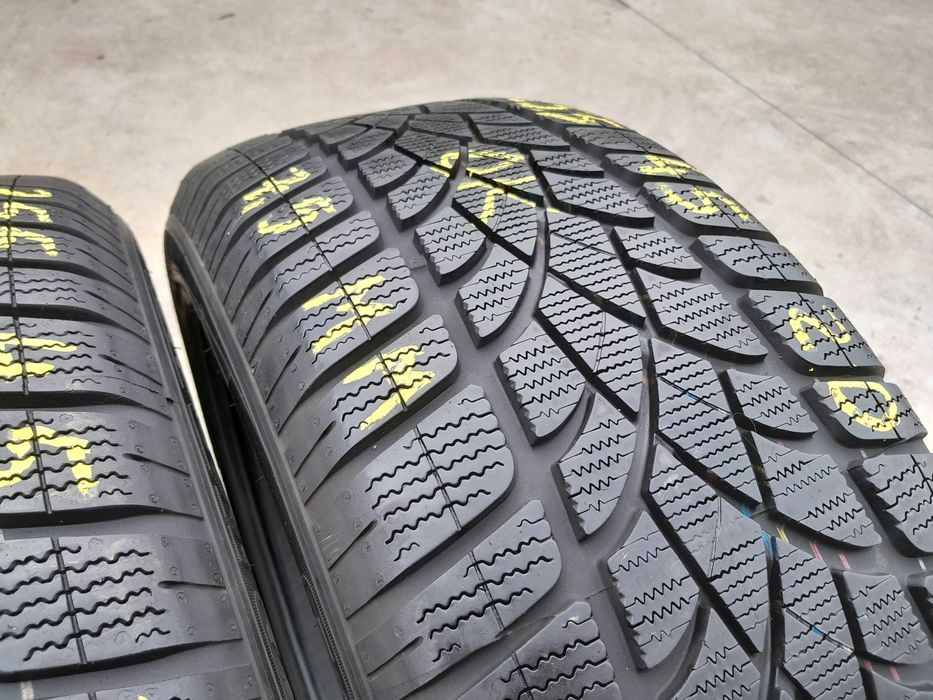 Doua anvelope de iarna 255 45 20 dunlop winter 3D profil 7,5 mm