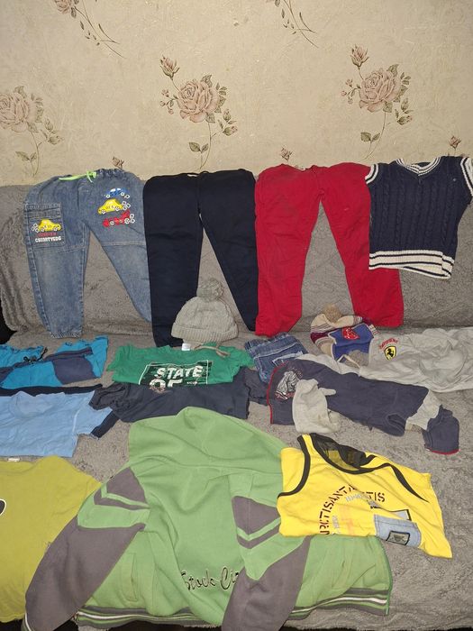 Детские вещи и обувь, даром