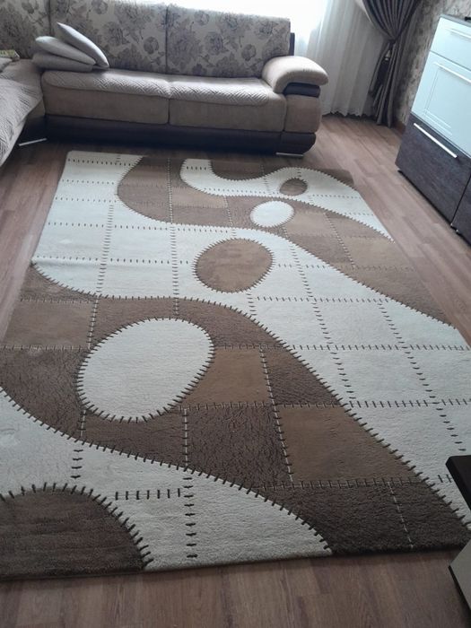 Продам б/у ковер, размер 2 на 3 метра