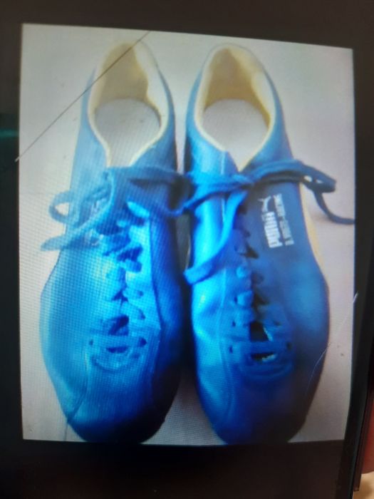 Vând sauschimb adidasi piele cu crampoane Nike ,Puma pt băieți/bārbat