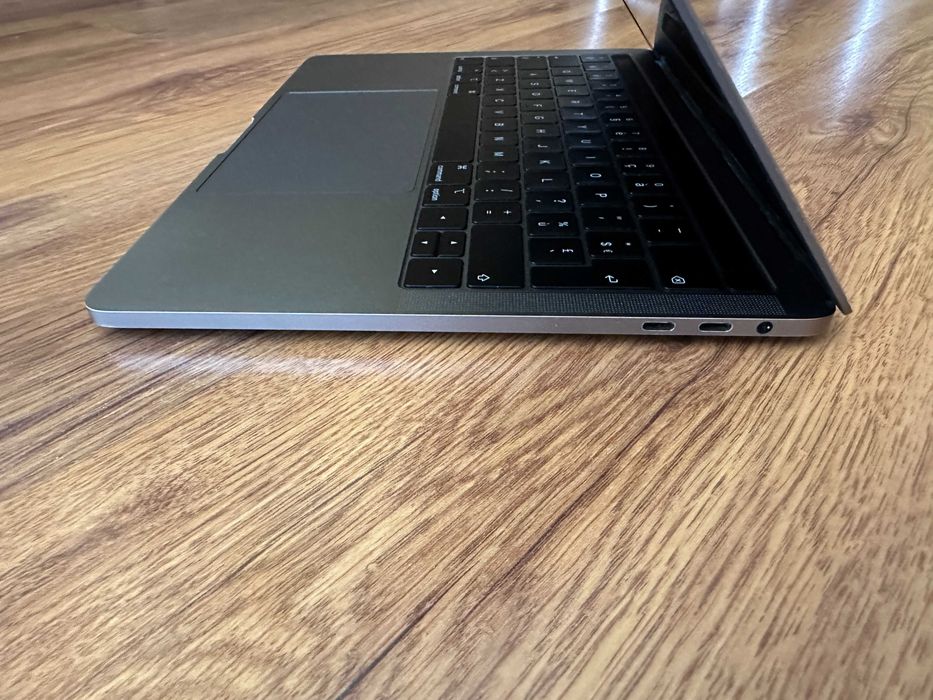 13.3' CTO Core i7 3.3GHz Apple MacBook Pro Late 2016 TouchBar 16GB RAM/512GB SSD/Бат 6ч