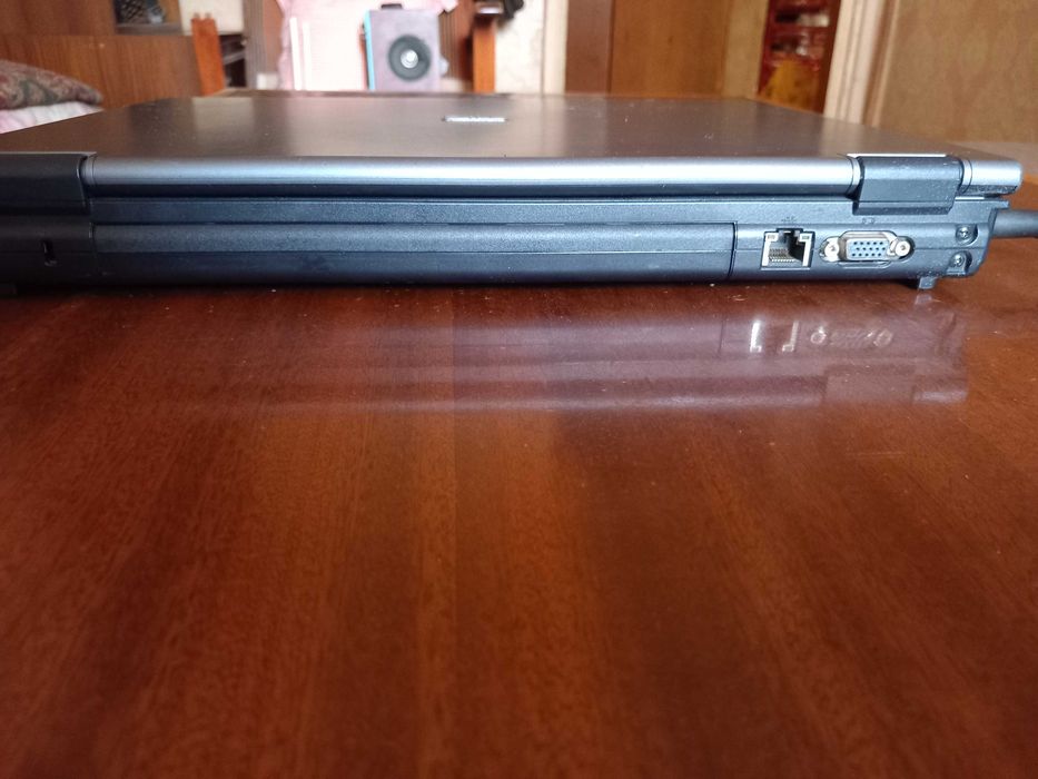 Лабтоп HP . Старичък , но работлив . 1.9ghz dual core