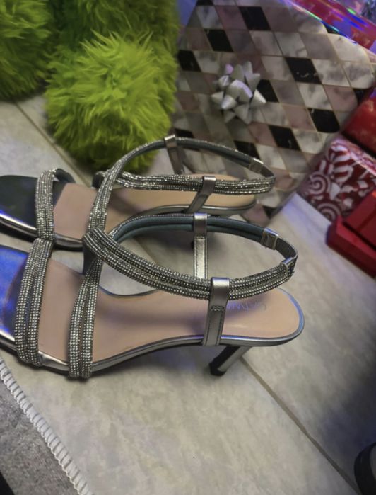 sandale cu toc,marimea 38