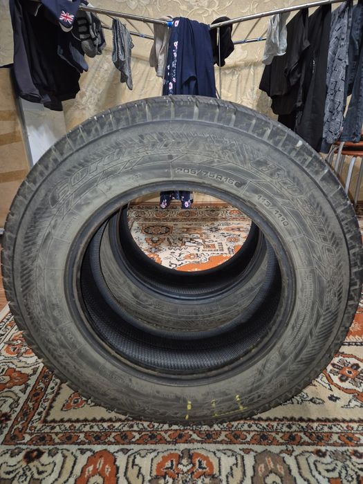Продам покрышки на Газель, с маленьким пробегом.