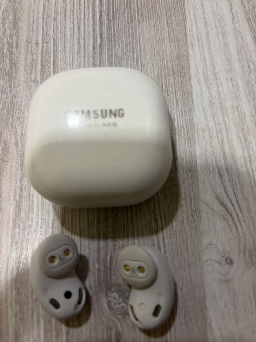 Samsung buds live